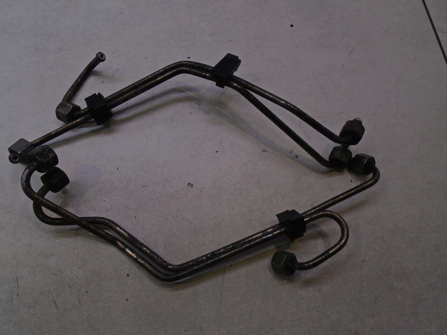 PRZEWODY WTRYSKOWE CHRYSLER VOYAGER III 2.5 TD