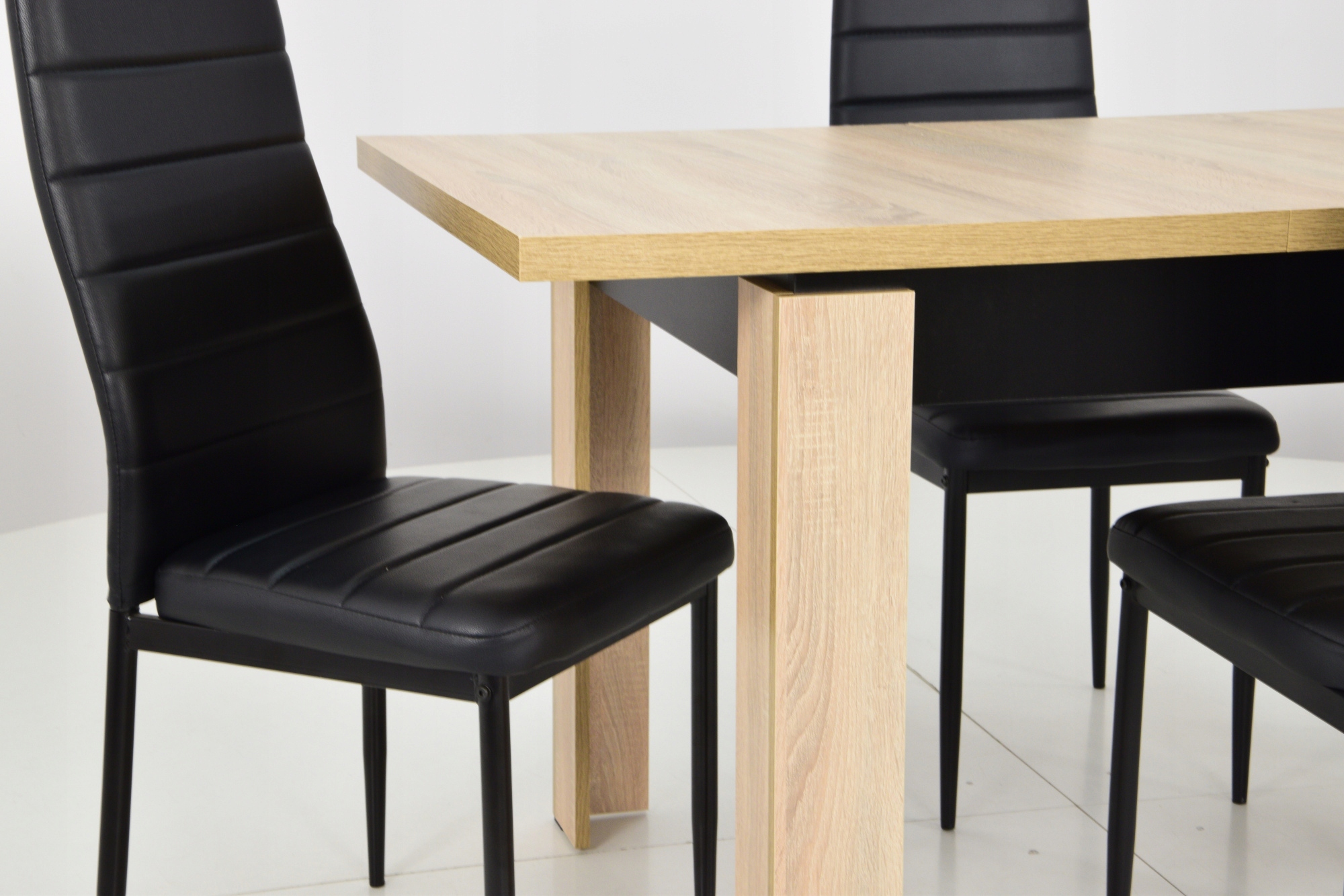 KOMPLET 4 krzesła EKO i stół ROZKŁADANY do kuchni Liczba elementów w zestawie 5