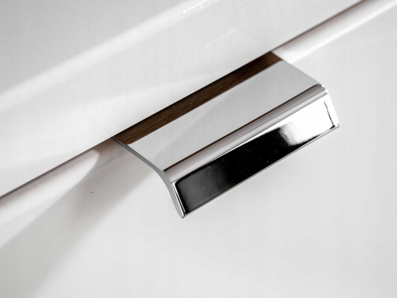 SZAFKA ŁAZIENKOWA NISKA Z KOSZEM CAPRI BIAŁY Kolor frontów biały