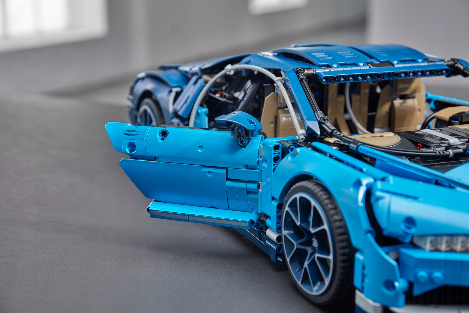 LEGO TECHNIC 42083 BUGATTI CHIRON sklep WARSZAWA ! Materiał plastik