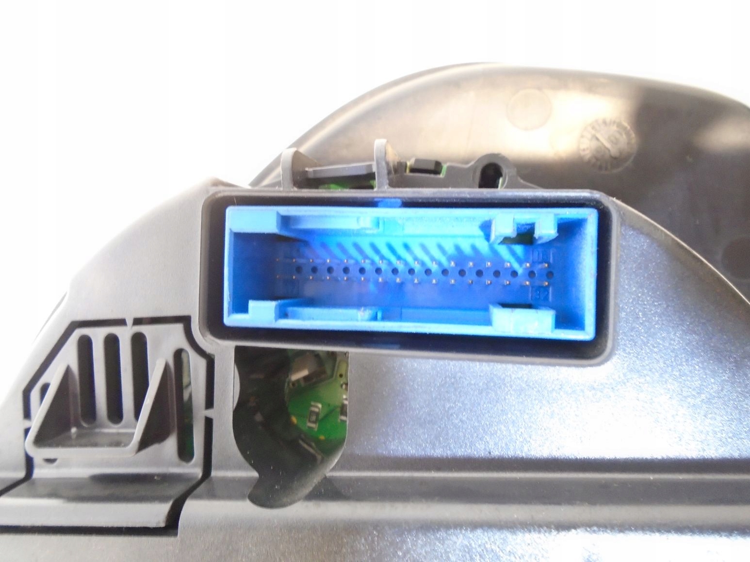 спидометр vw PASSAT B5 РЕСТАЙЛИНГ 1.9 tdi 3B0920829X