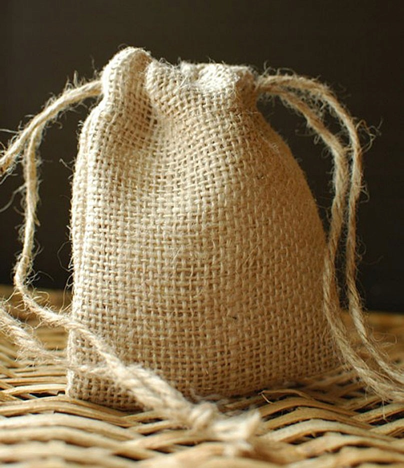 

Woreczek Jutowy 10x10cm - 5 szt. !!!