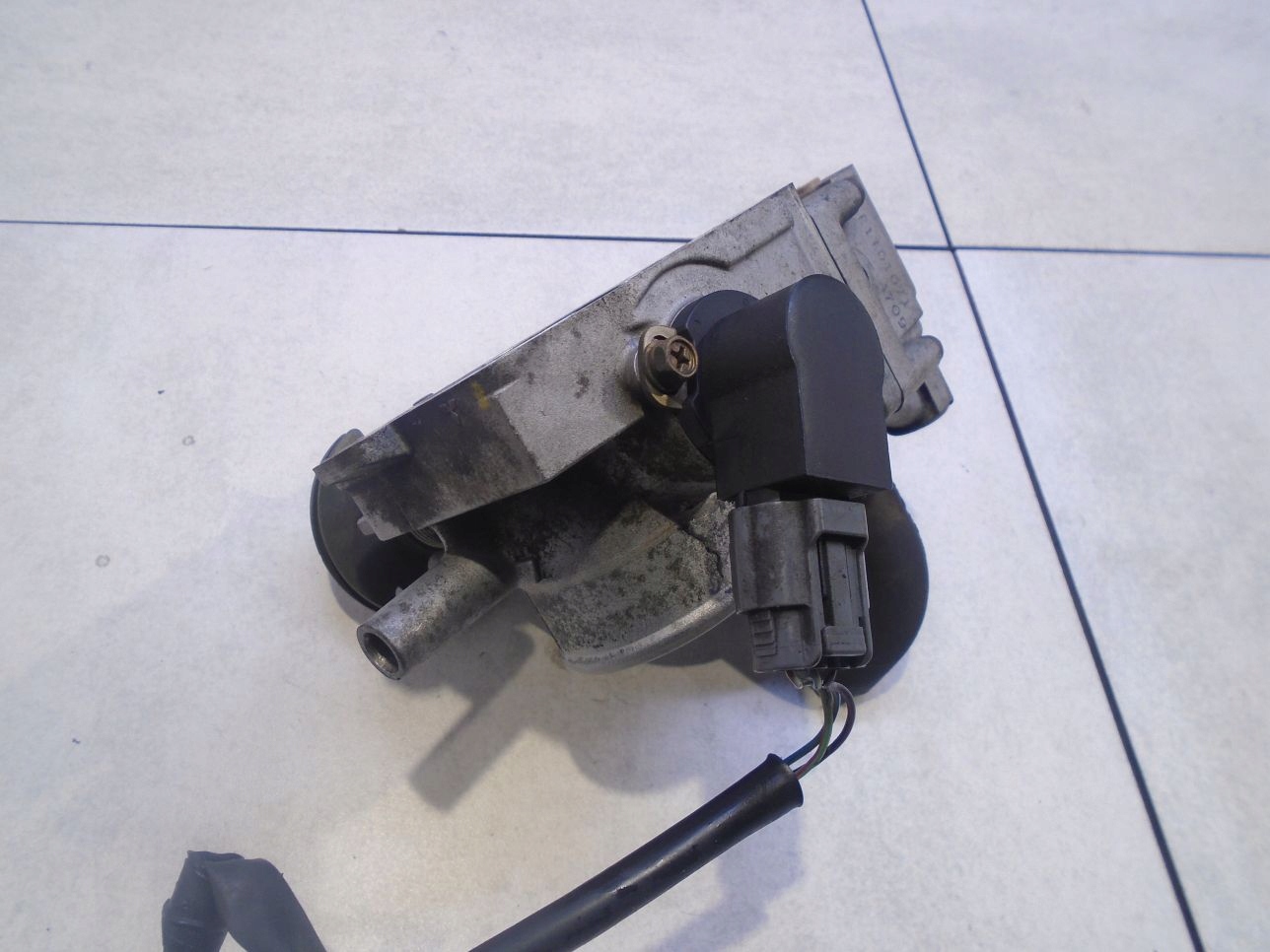 ДРОССЕЛЬНАЯ ЗАСЛОНКА mazda 323C BA 1.3 16V E1T01071