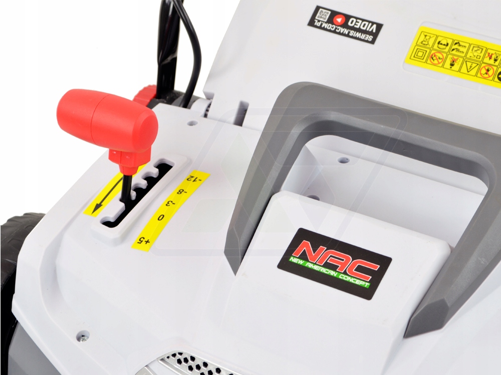 NAC MOCNY SZEROKI 3W1 WERTYKULATOR + AERATOR ELEKTRYCZNY 1500 W Waga narzędzia 12 kg