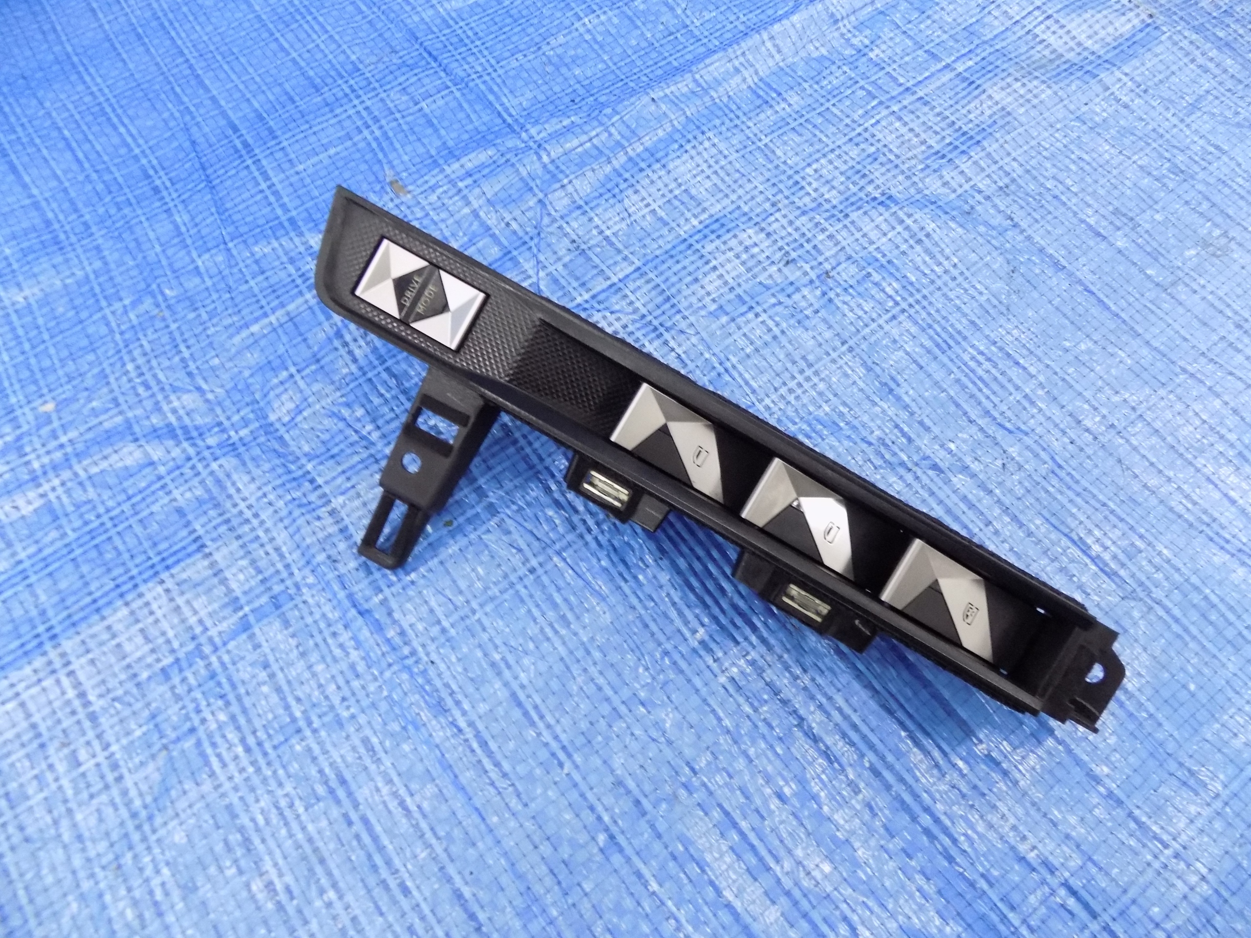 PRZEŁĄCZNIK PANEL SZYB CITROEN DS7 2.0 BLUE HDI