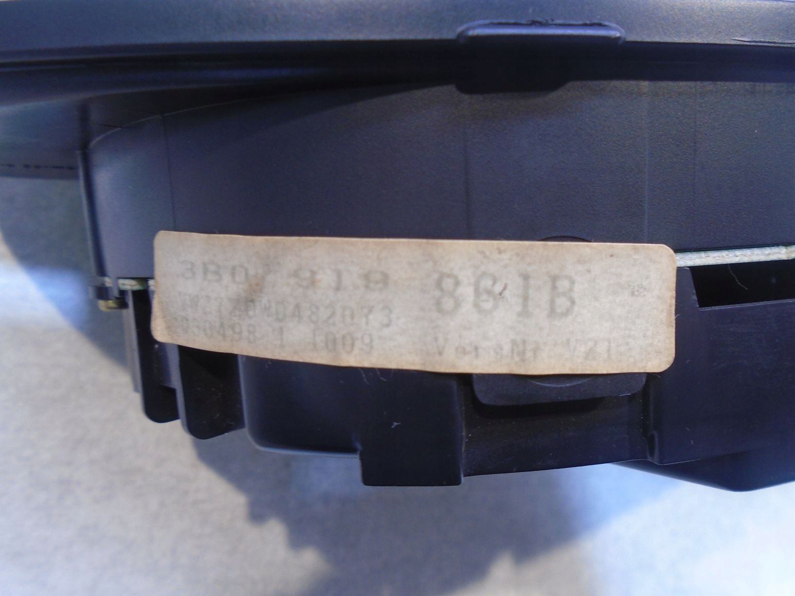 спидометр часы vw PASSAT B5 1.6b 3B0919861B