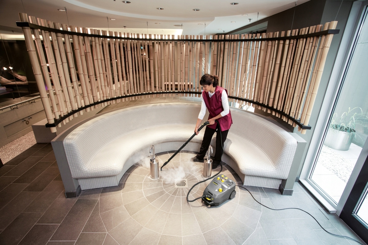 PAROWNICA MOP PAROWY KARCHER SG 4/4 ZESTAW DO CZYSZCZENIA Maksymalne ciśnienie pary 4 bar