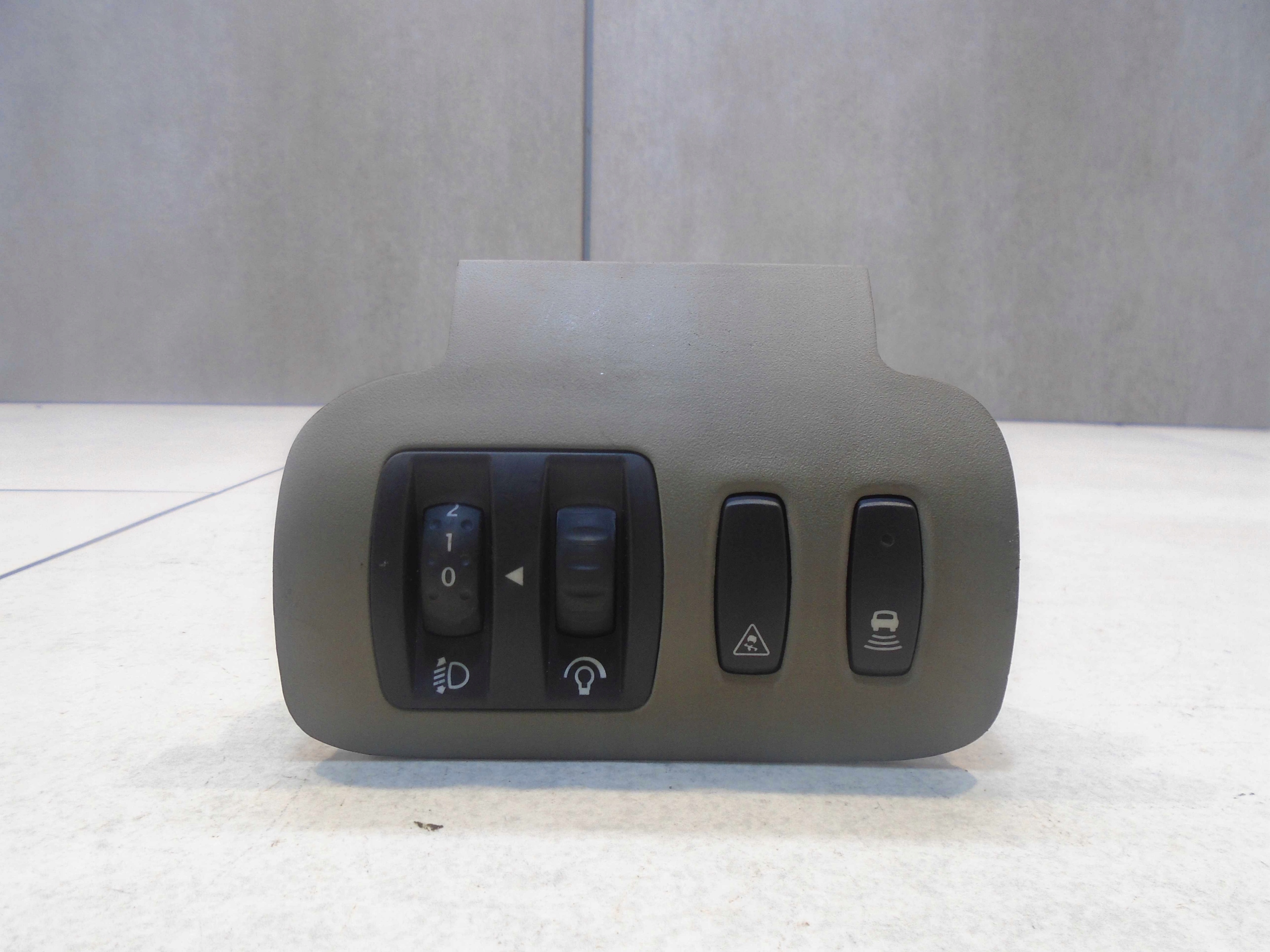 PRZEŁĄCZNIK ŚWIATEŁ SCENIC II 8200140984AM