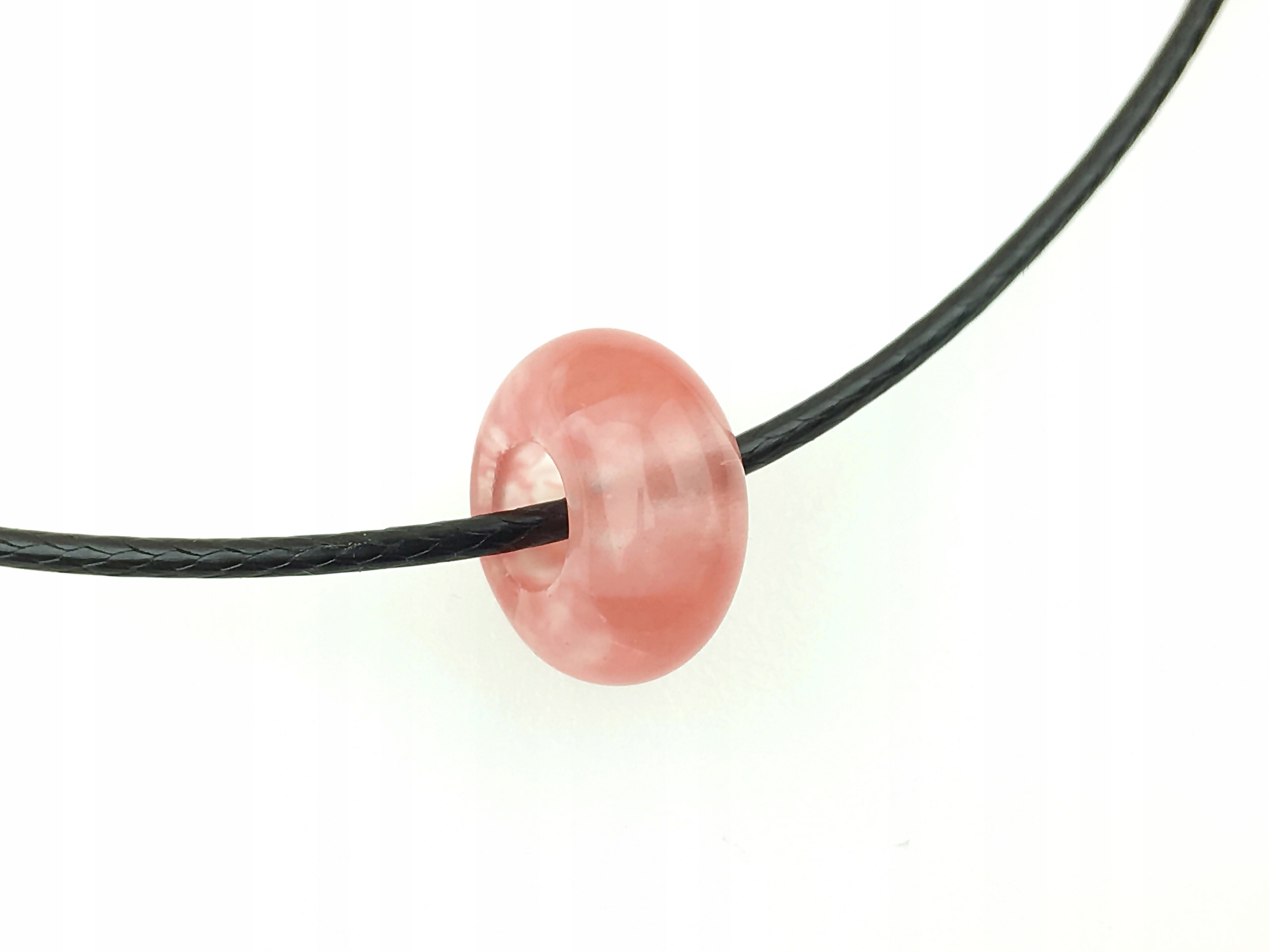 

wisior amulet kwarc wiśniowy naszyjnik charms