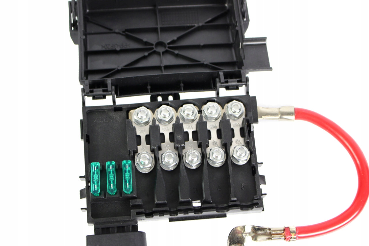 SKRZYNKA MOCOWANIE PUSZKA BEZPIECZNIKÓW VW GOLF IV Typ samochodu Samochody osobowe