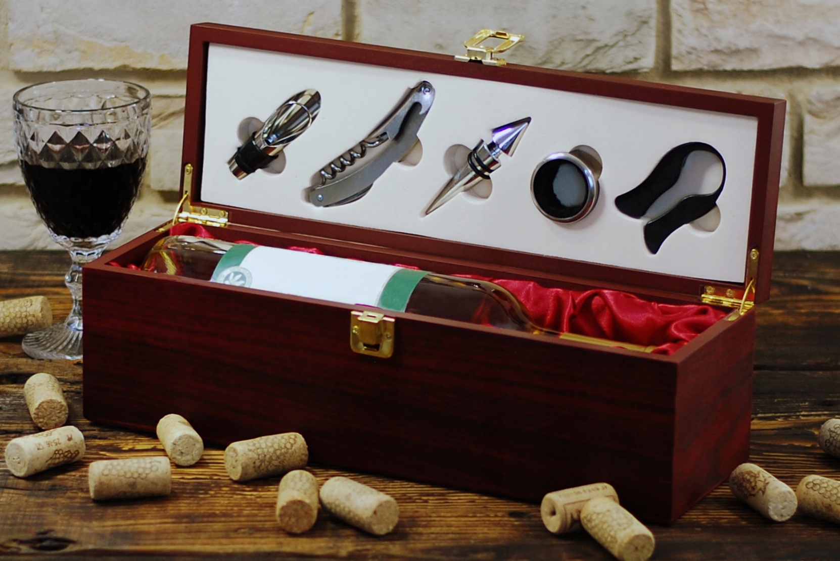 SKRZYNKA NA WINO z akcesoriami ŚLUB GRAWER jubileusz PARAPETÓWKA SK42 Producent inna