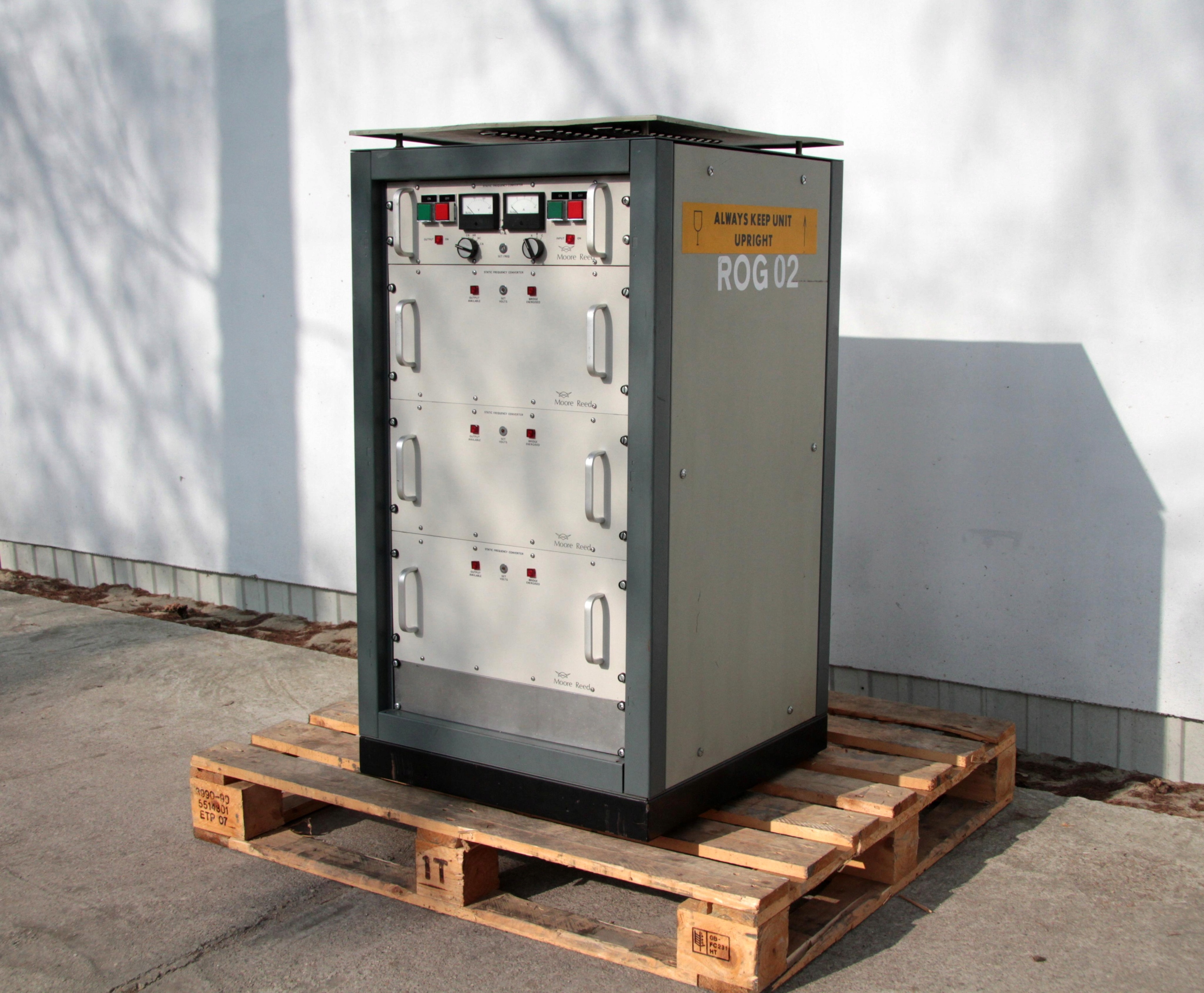 Профессиональный источник питания 3X115V 400HZ 10KW