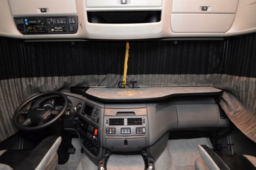 POKROWCE NA FOTELE PRESTIGE LINE DAF105/106XF NOWY Numer katalogowy producenta Srania R 2013-2016r