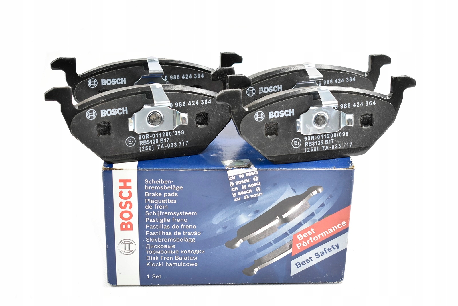 0 986 - BOSCH ПЕРЕДНІ ГАЛЬМІВНІ КОЛОДКИ VW GOLF IV 4 97-07