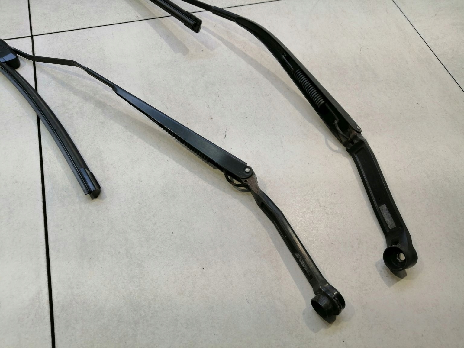 Braccio tergicristallo KOMPLET MAZDA 6 e 2.0B