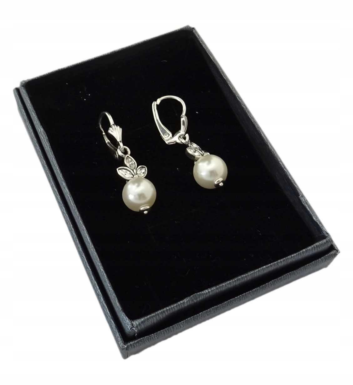 

Kolczyki Srebrne Z Pięknymi Perełkami Pr. 925