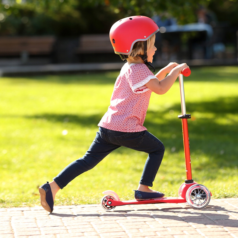 Micro - Trójkołowa Hulajnoga dla dzieci Mini Deluxe Red LED Hamulec tak