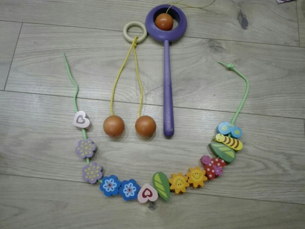 Zabawki Drewniane Przeplatanka Kulki Montessori 7797244967