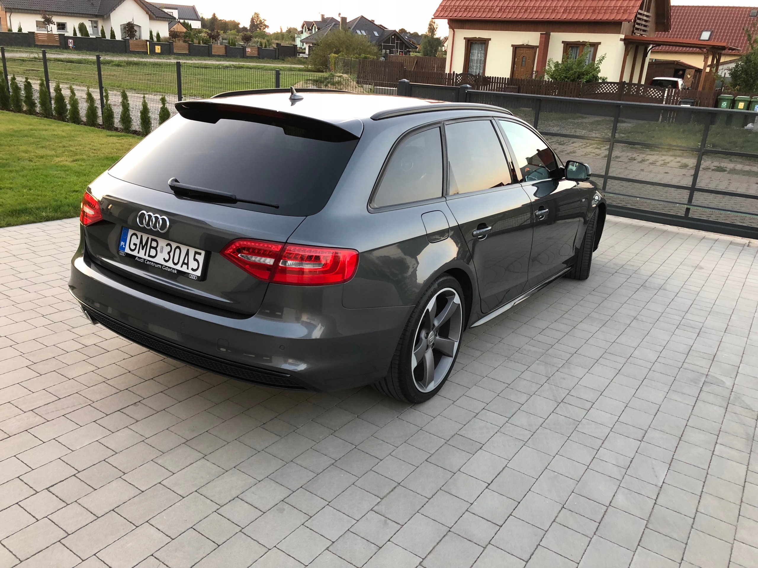 Audi A4 B8 SLine BLACK Competition 7927678147 oficjalne archiwum allegro