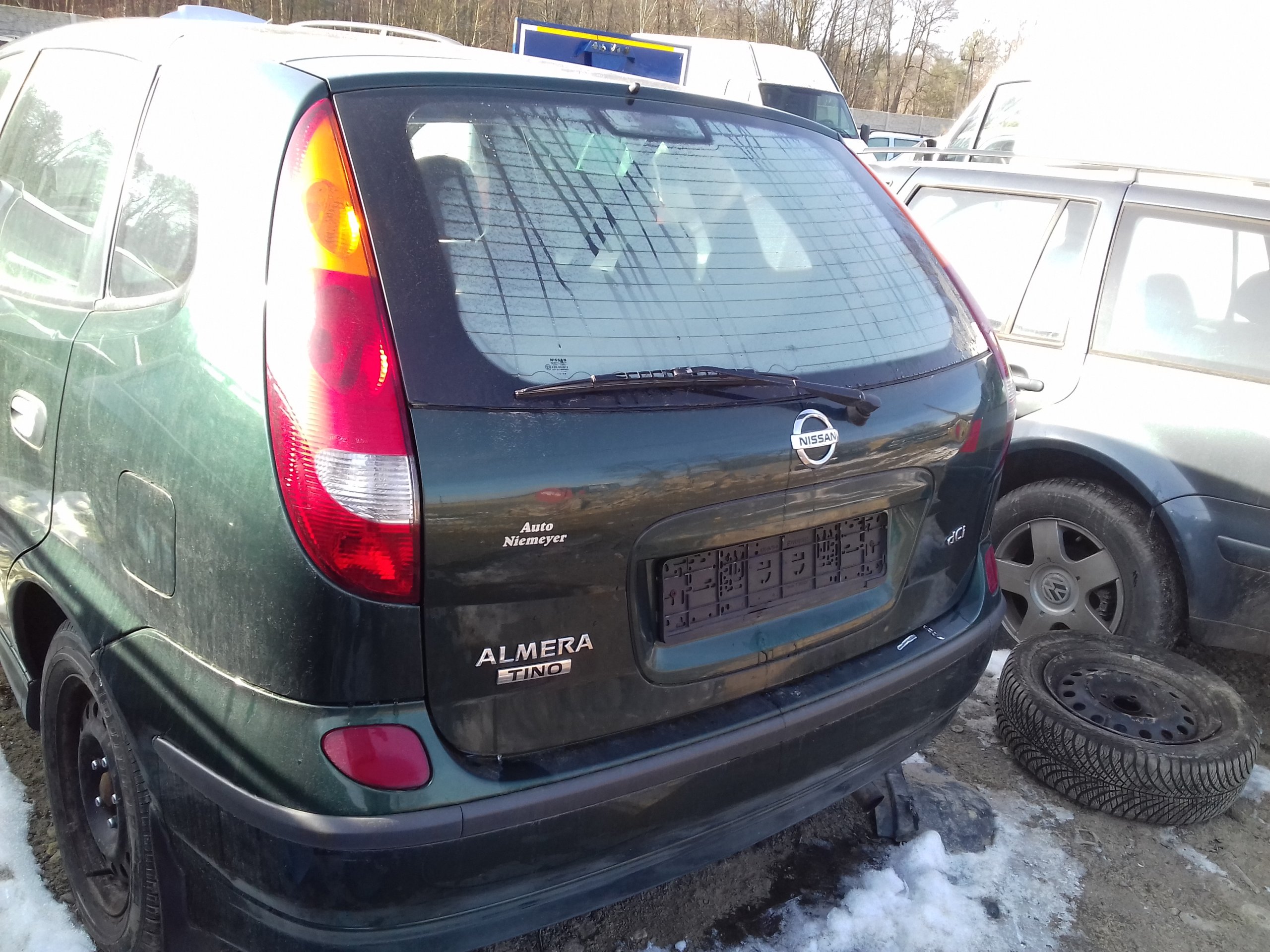 NISSAN ALMERA TINO LAMPA PRAWY TYŁ 2004R WYSYŁKA