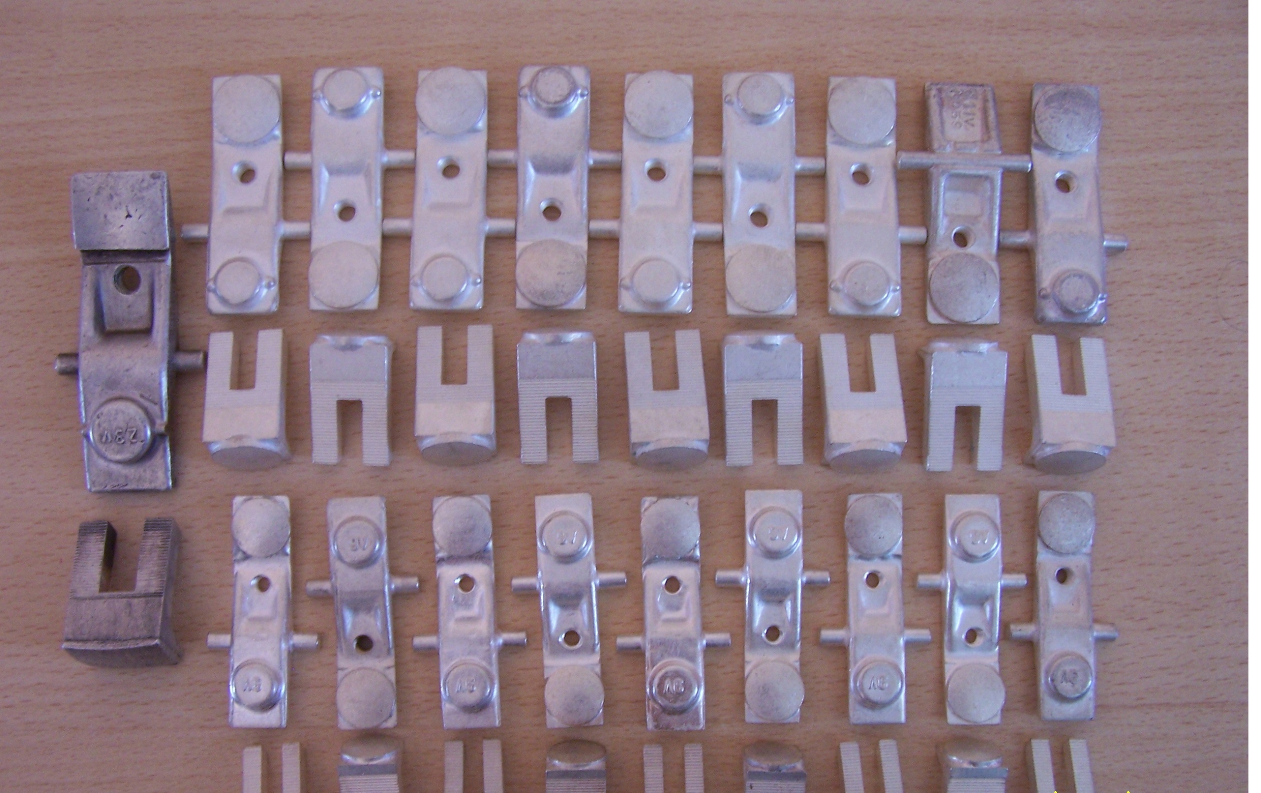 Styki główne do stycznika SA200 SA200 komplet 8067786336 oficjalne