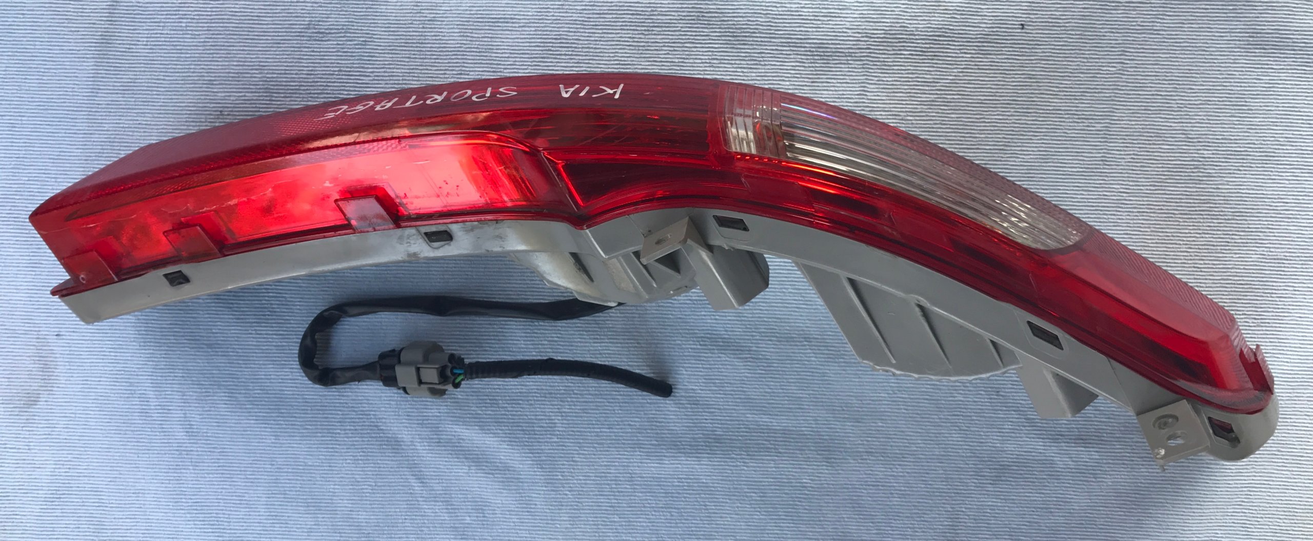 Kia SportAge Lampa Tył Tylna Lewa 924053U3 (49