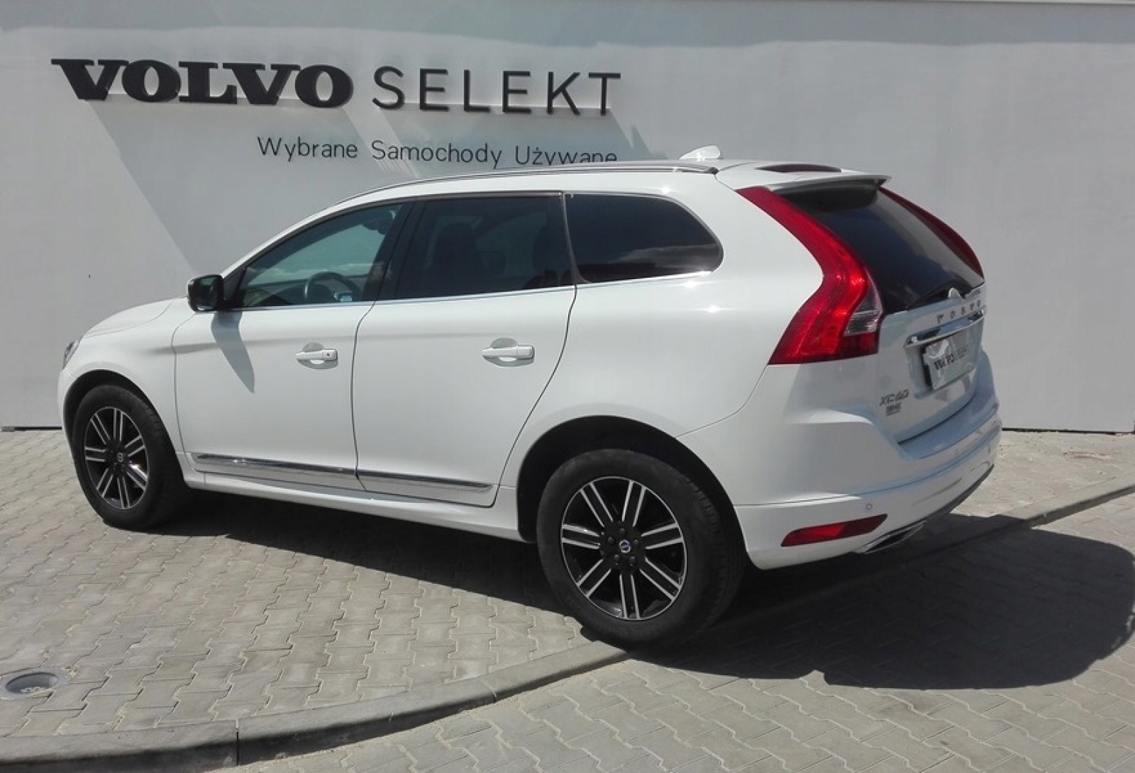 Volvo XC60 D4 DriveE 190KM Summum Aut od Dealera