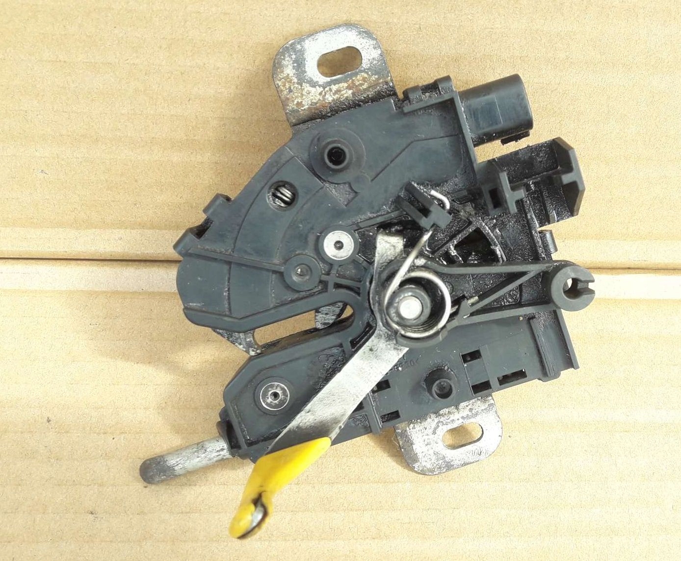 замок правой передней двери форд фокус 2. замена замка форд. замена замка форд. замок капота форд транзит 2012. дверной замок форд фокус 2 купе.