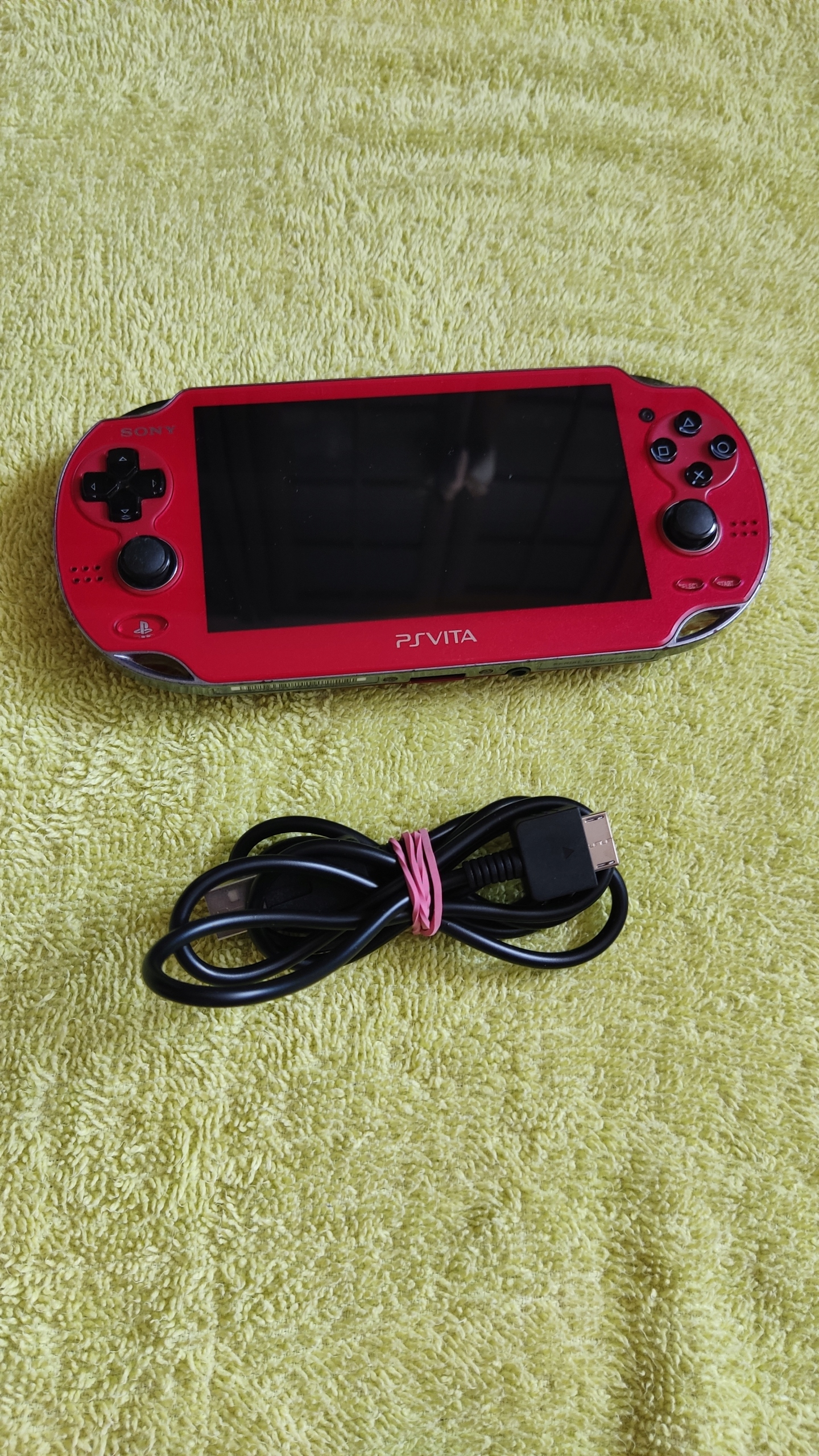 SONY PS VITA WIFI za 11341 Kč - Allegro