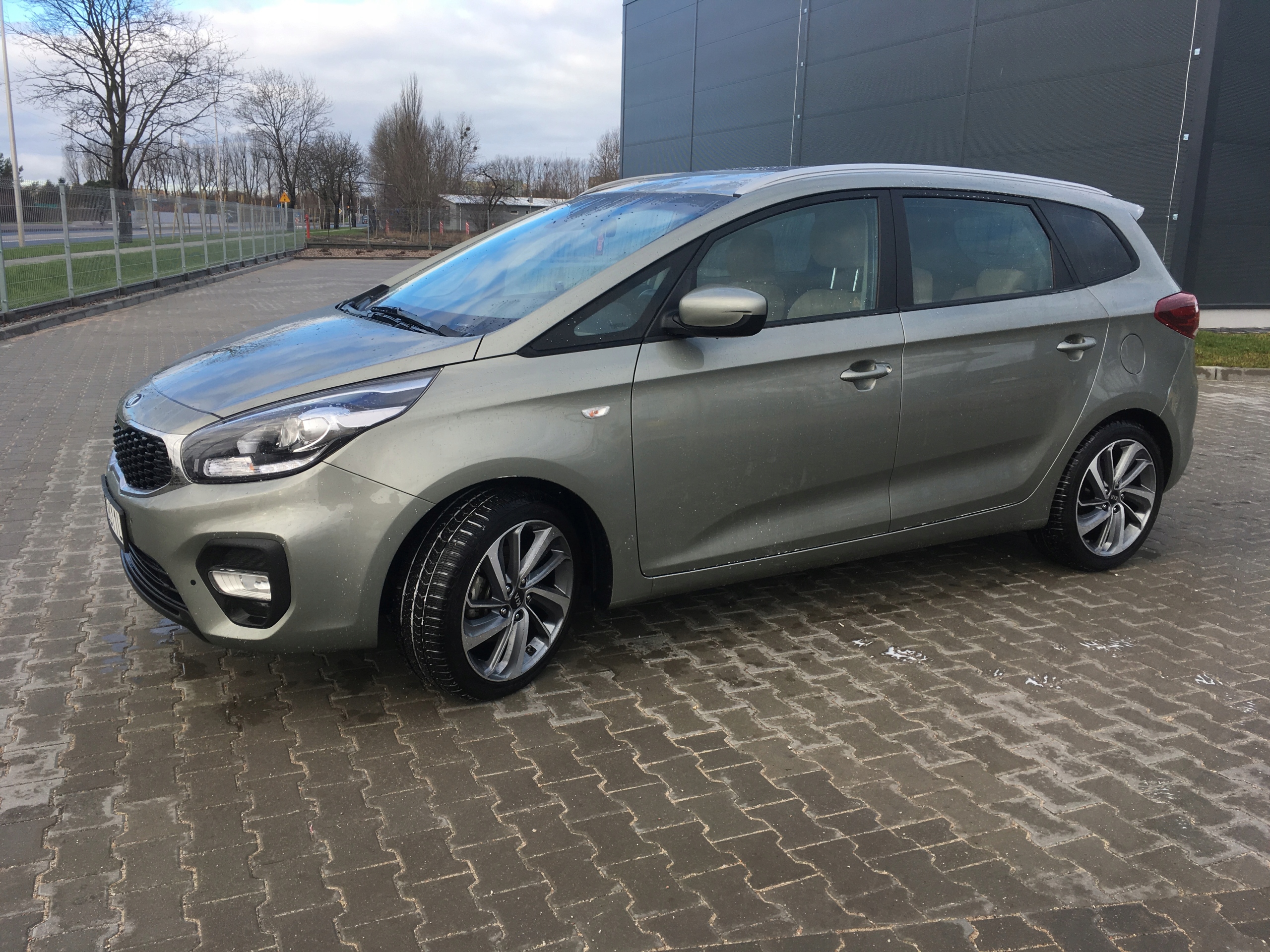 KIA CARENS IV LIFT 1,7 CRDI Bananowe Skóry, 7osób