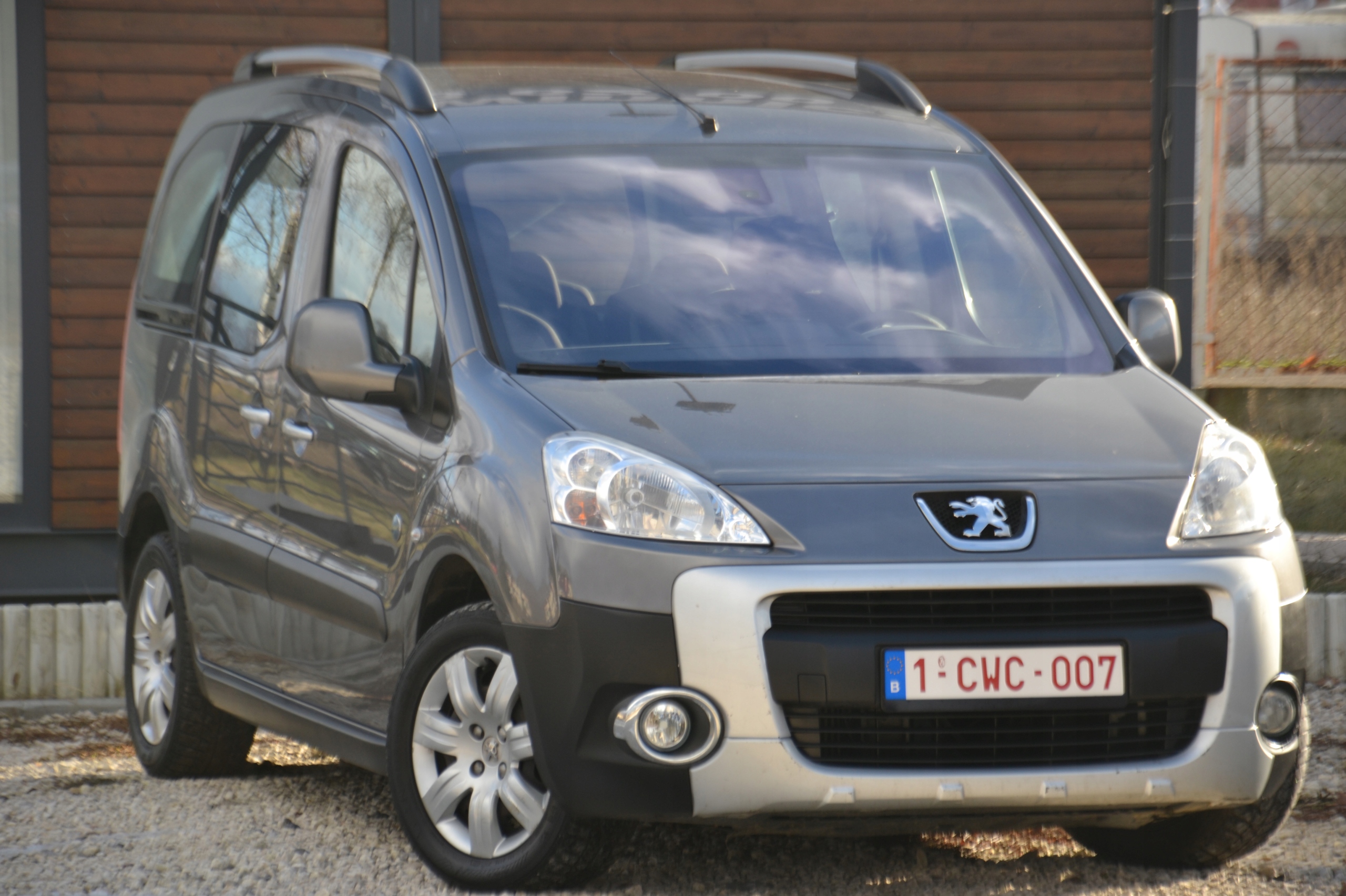 Peugeot Partner 2012 rok 1.6 HDI 8V z klimatyzacją