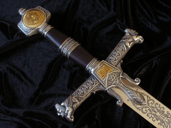 Меч соломона яковишин. Меч соломона. Изумрудный меч соломона. Царский меч. Меч соломона.