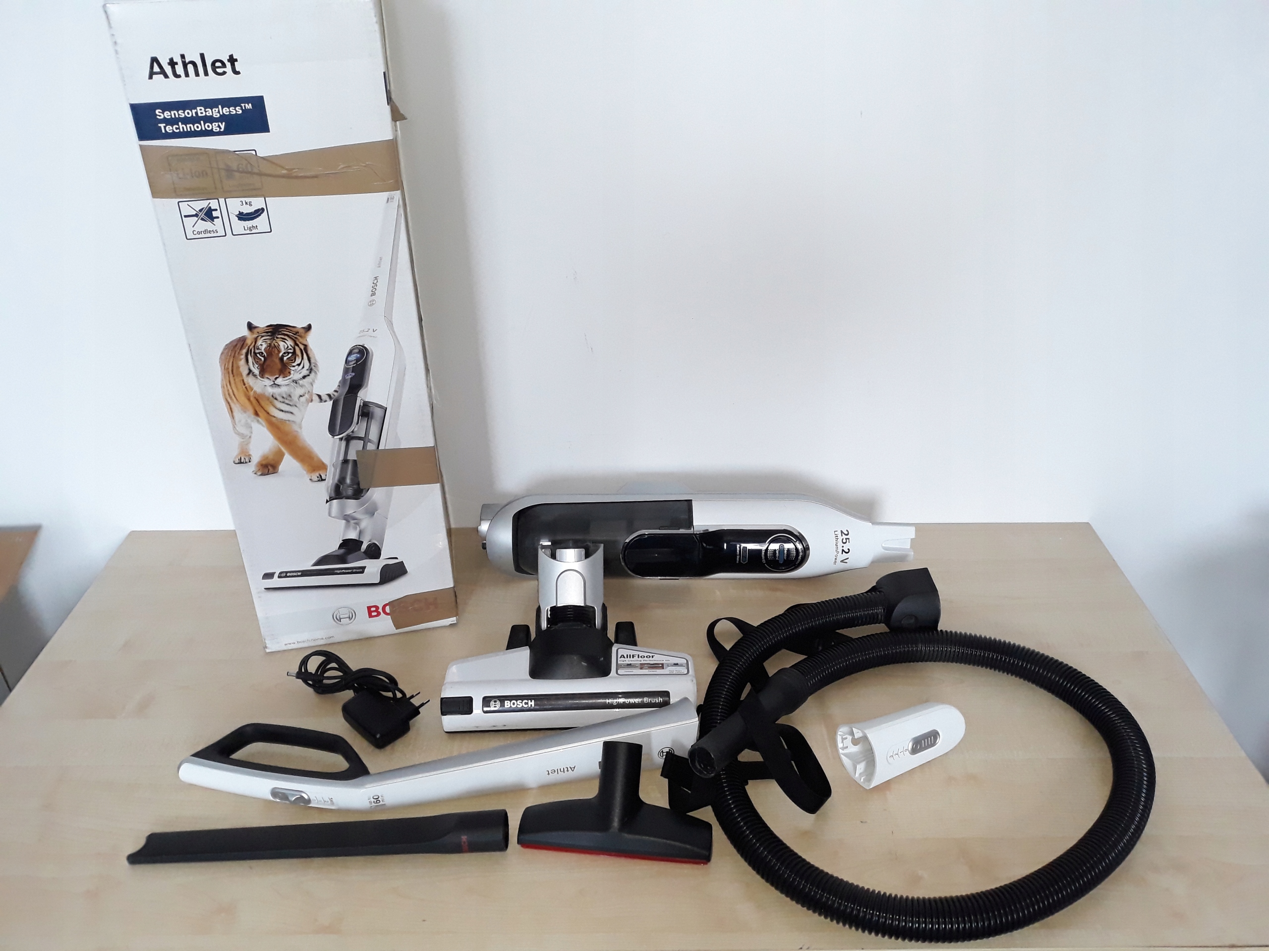 ODKURZACZ BEZPRZEWODOWY BOSCH ATHLET BCH6L2560 25V 8115179216