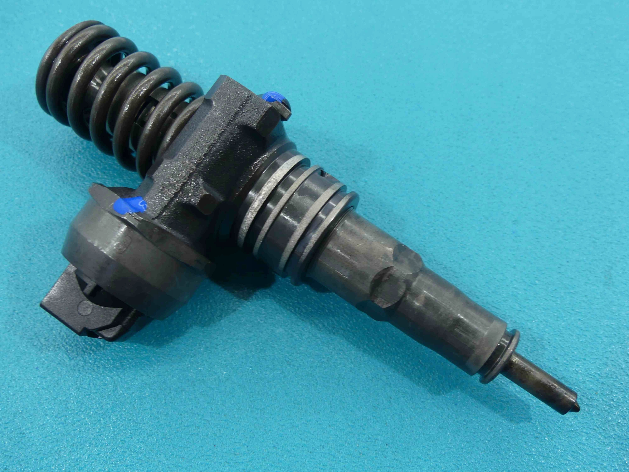 Насос форсунка 0414720088. 038 130 073 ak. Разные форсунки. 0 tdi. 9.