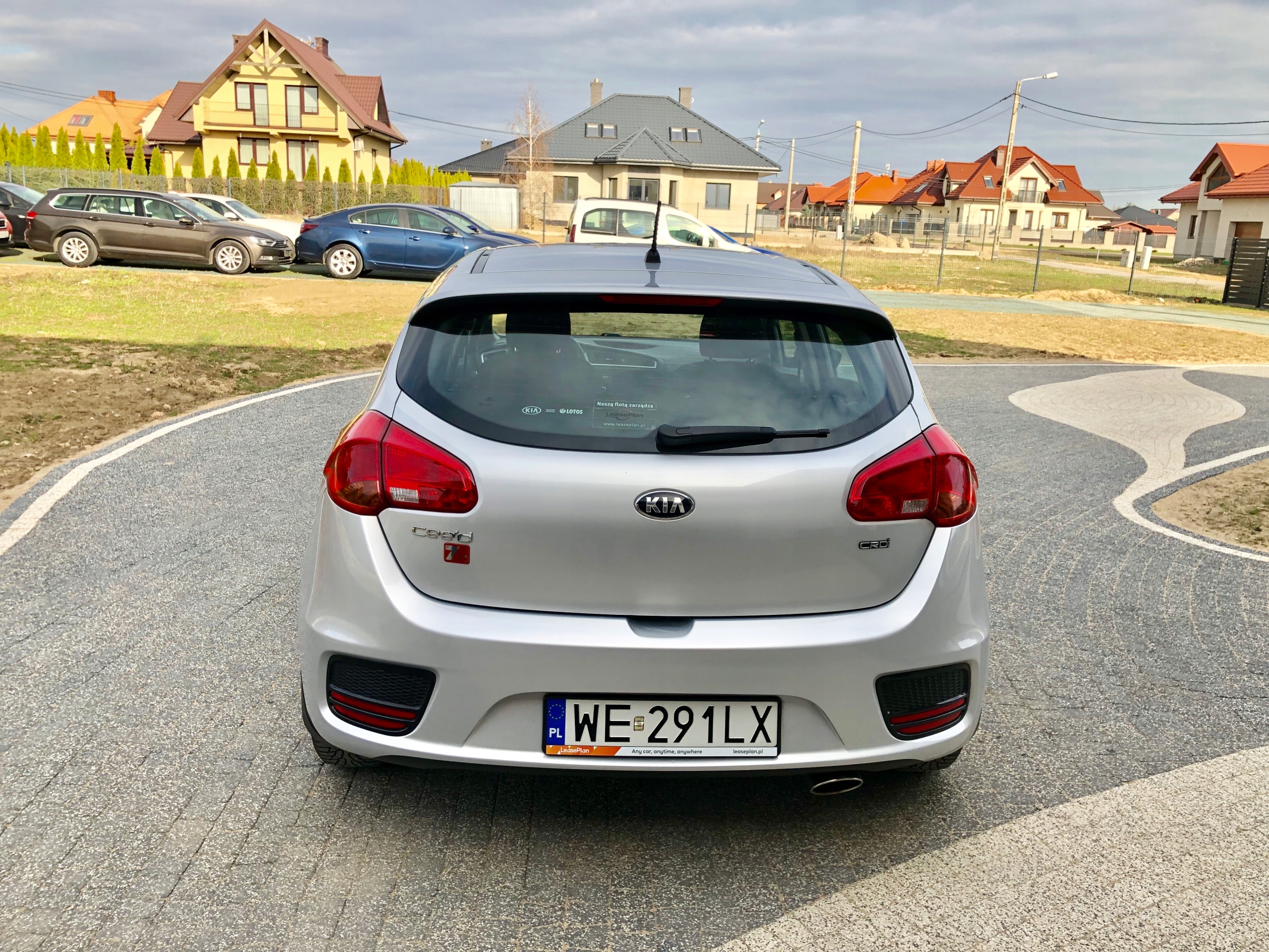 SALON POLSKA KIA CEED CRDI HB 5D LEDY ZMIERZCH ASO