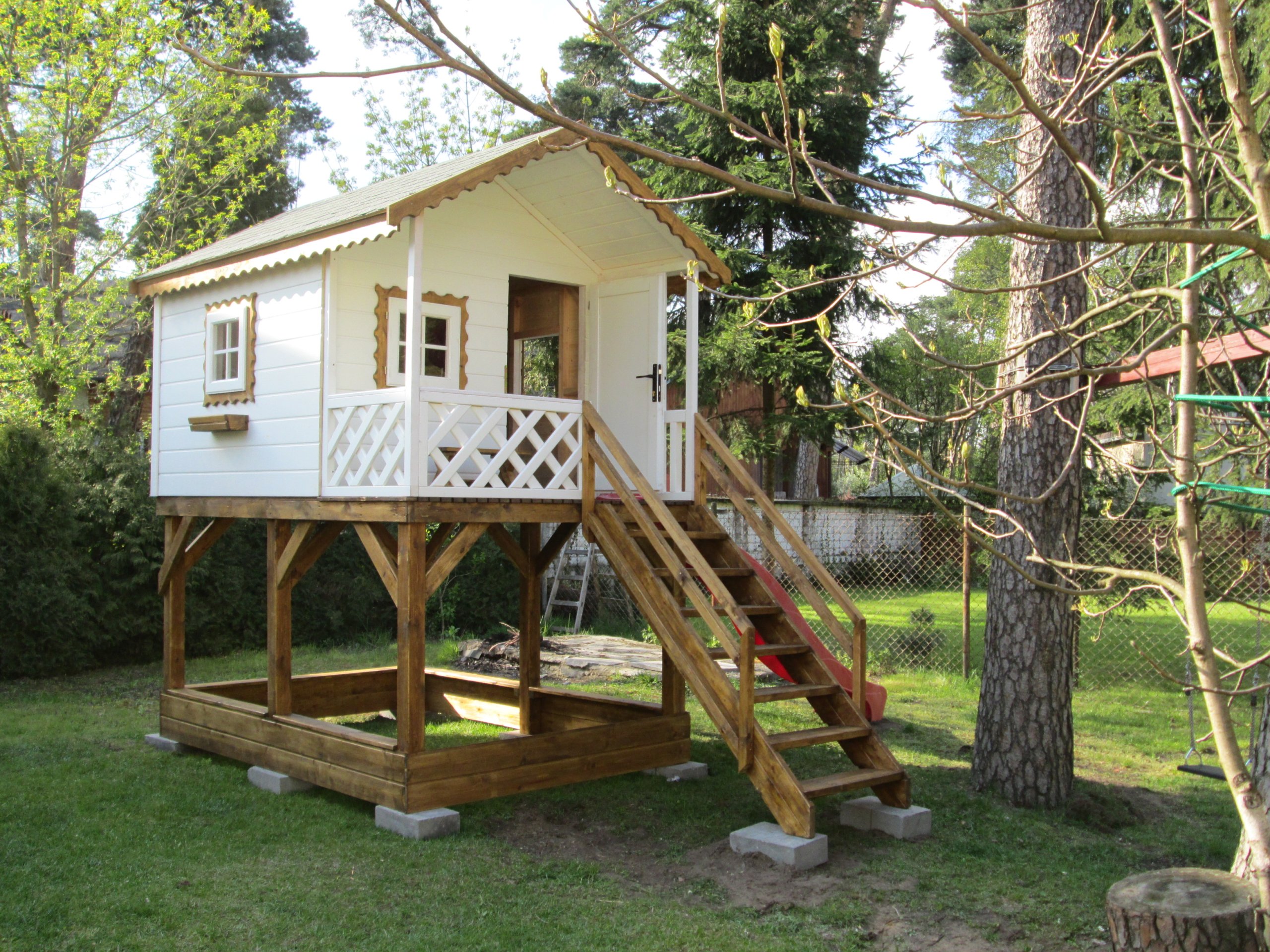 DOMEK DLA DZIECI PLAC ZABAW ZJEŻDŻALNIA HUŚTAWKA ...