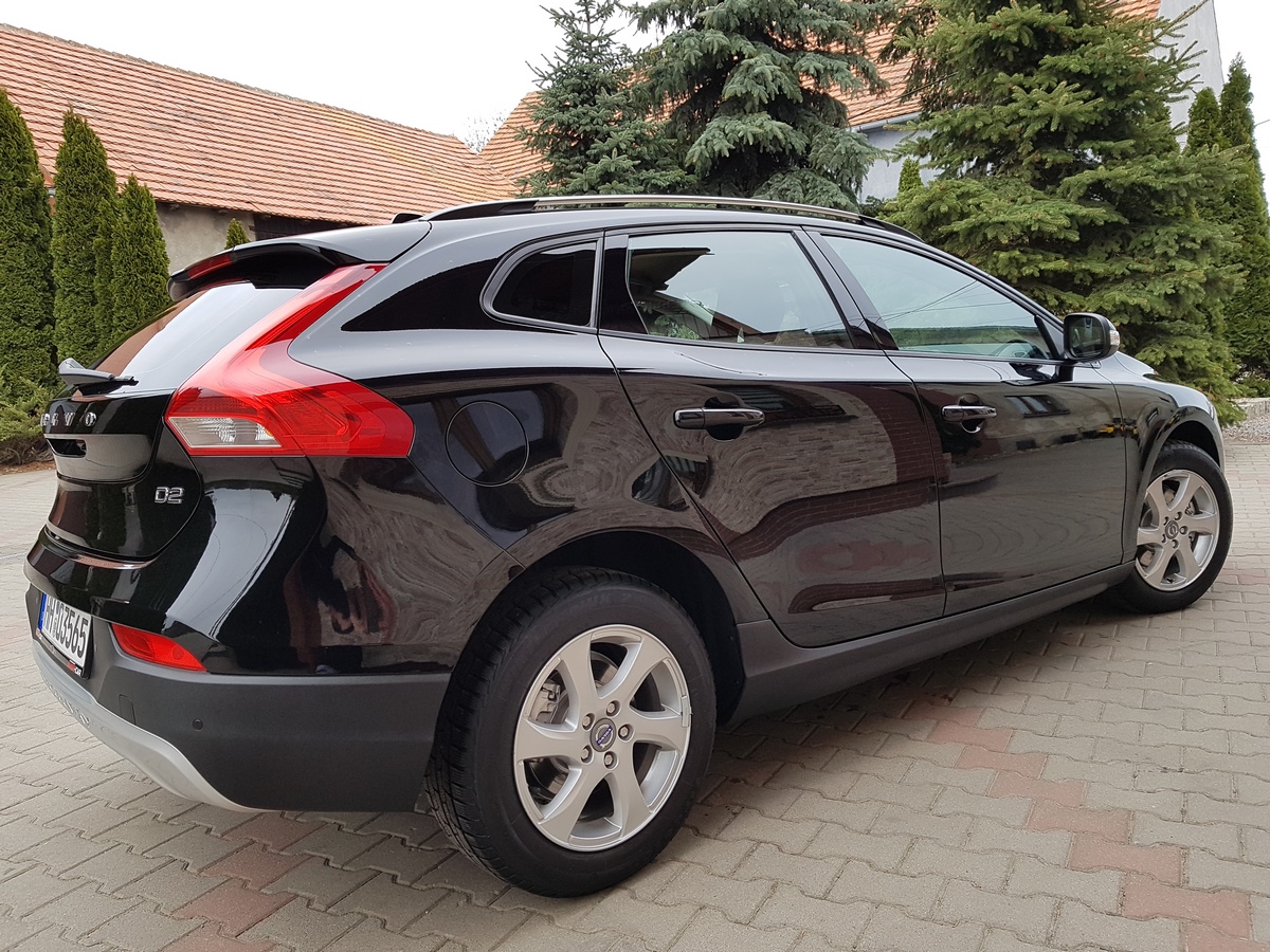 VOLVO V40 D2 CROSS COUNTRY CZARNE PRZEPIĘKNE SALON