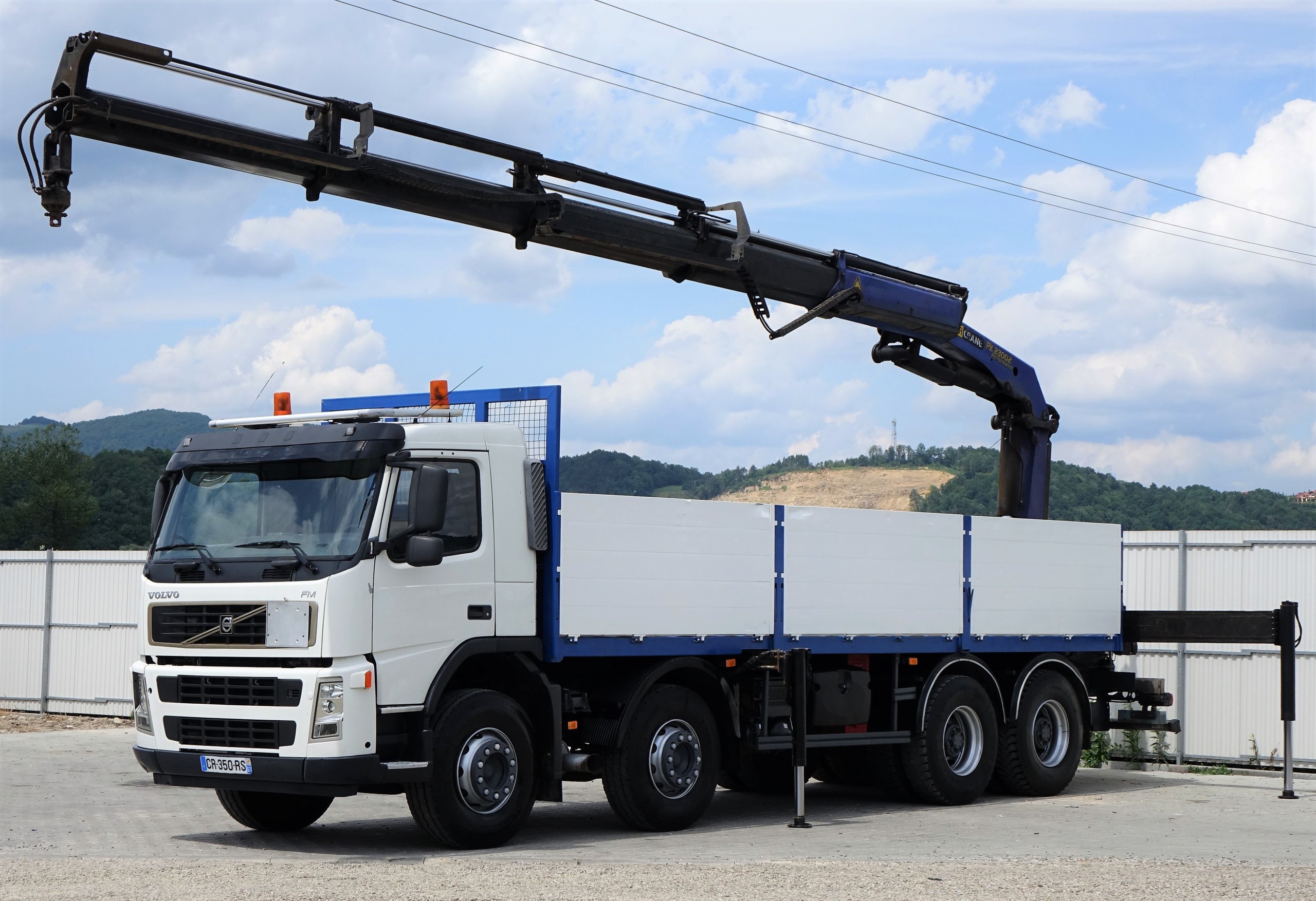 Манипулятор вольво 6х6. Манипулятор isuzu cyz52t-514 стрела 11 тонн борт 20 тонн. Вольво манипулятор 4х8 fm400 20 тонн. Камаз 4308 с кму. Манипулятор мерседес 10 тонн.