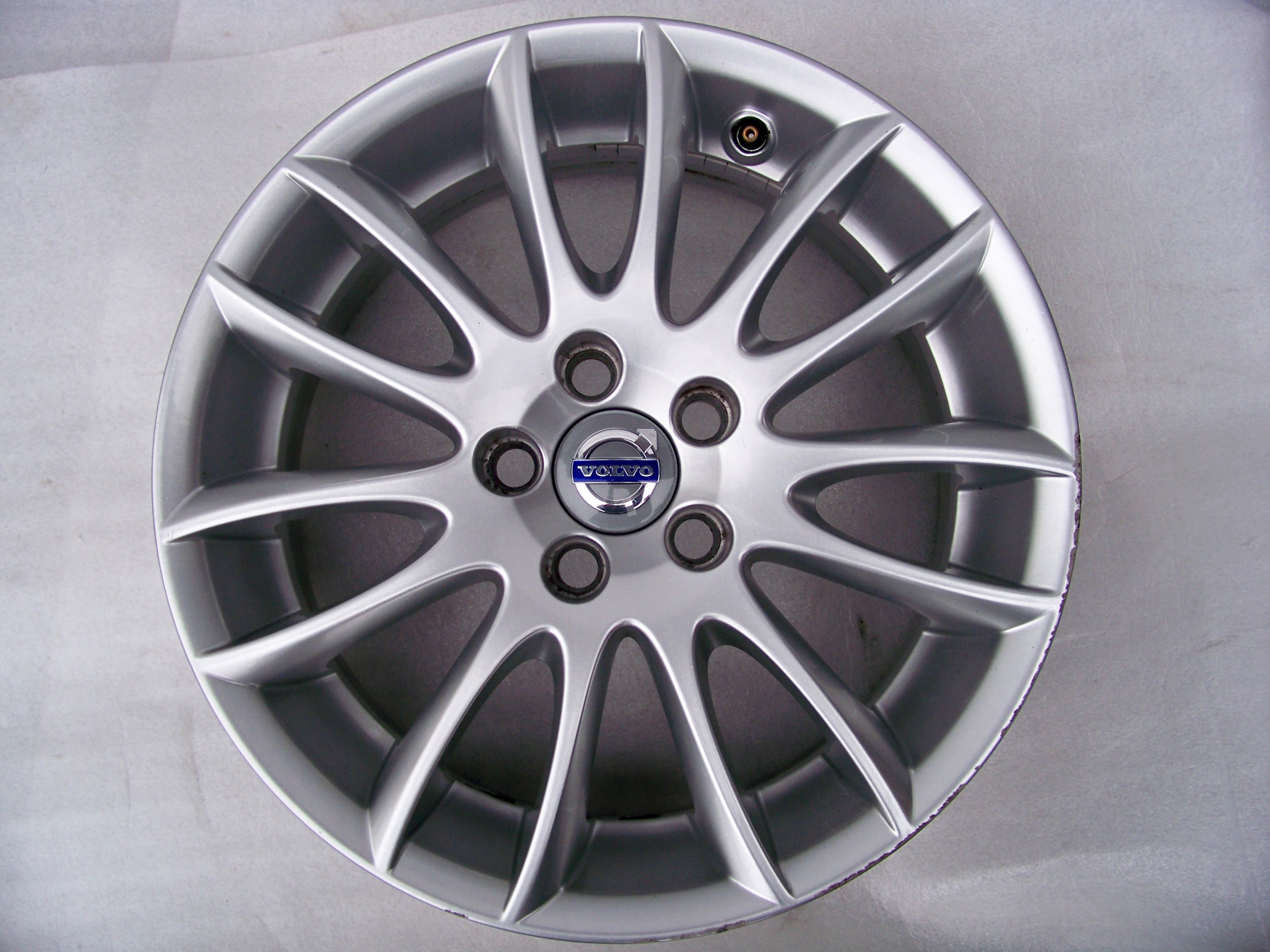 FELGI ALUMINIOWE 17 5x108 VOLVO V40, V50, V60, C30