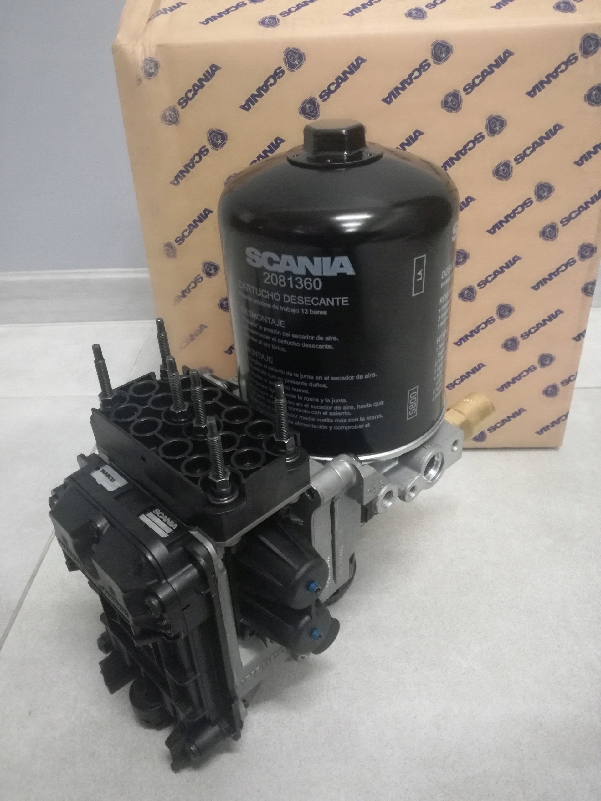 осушитель воздуха scania p380 wabco. осушитель скания 5. осушитель воздуха скания 2308777. осушитель воздуха скания 5. регулятор давления воздуха скания.