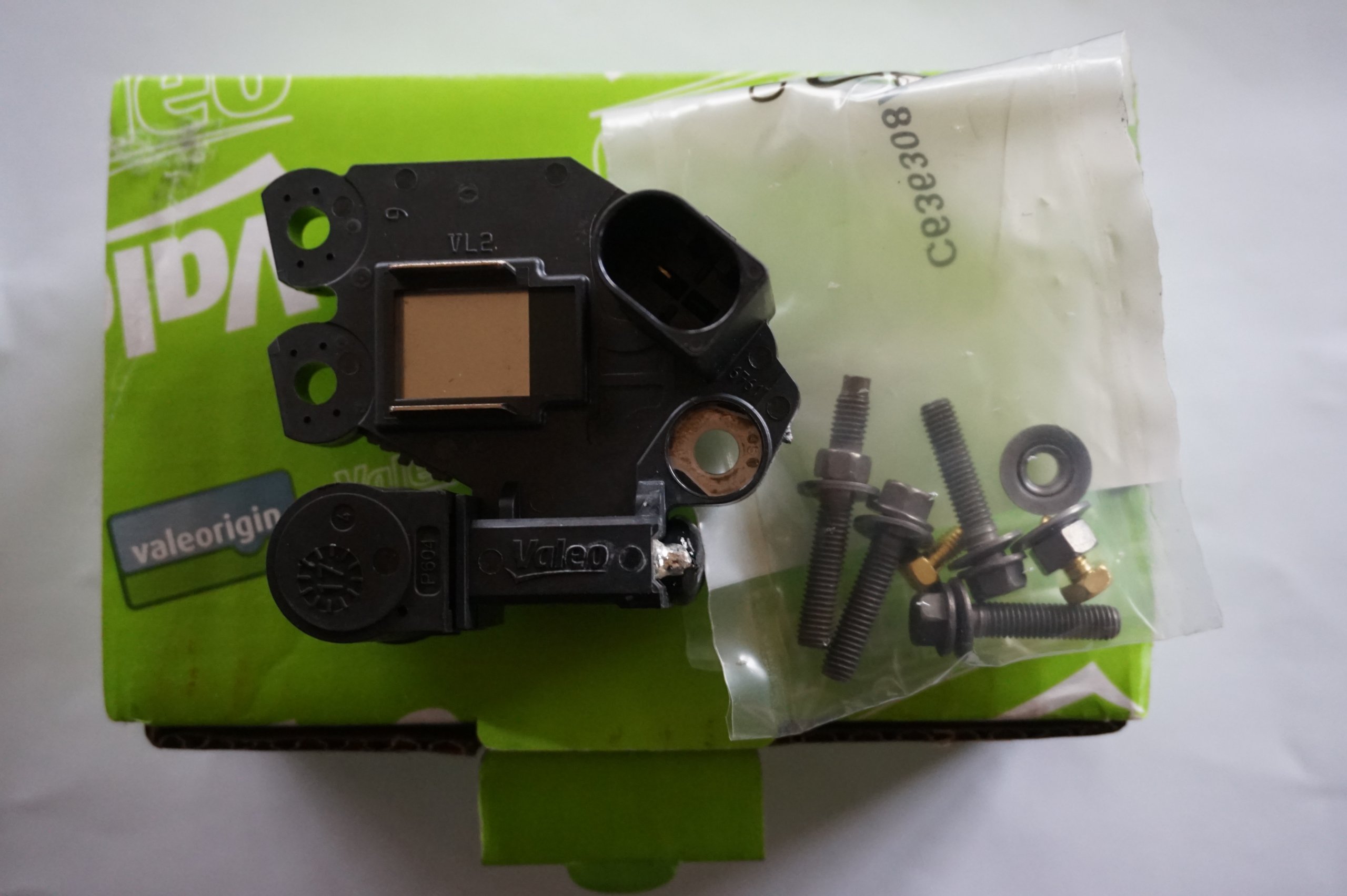 AUDI A6 C6 regulator napięcia 06E903803A 7495230654 oficjalne