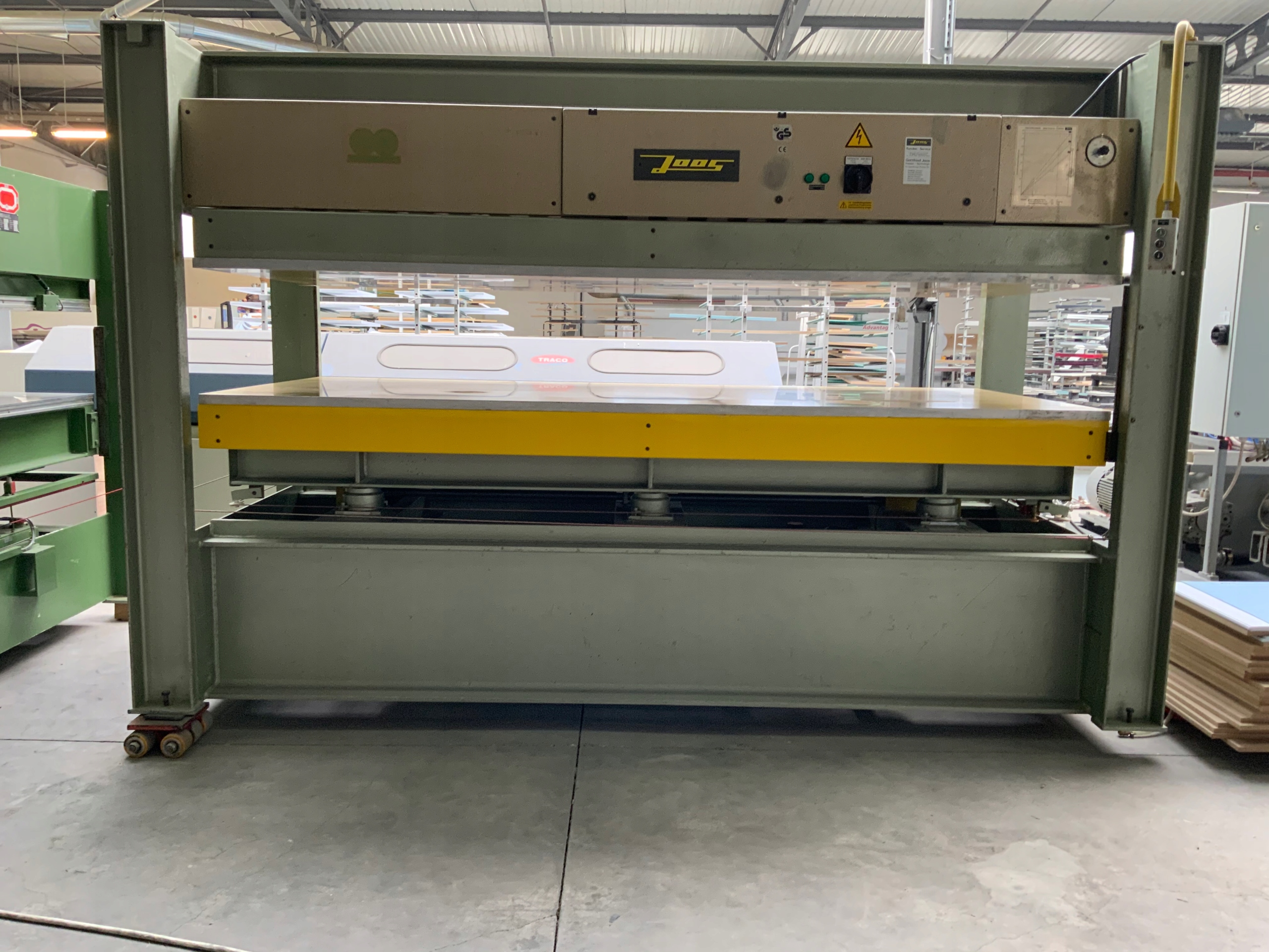 офсетная машина шинохара 52-1. Used press. "mini -2000 flexo printing". Mecolpress обрезные прессы модель serie s/2. Trumpf v130.