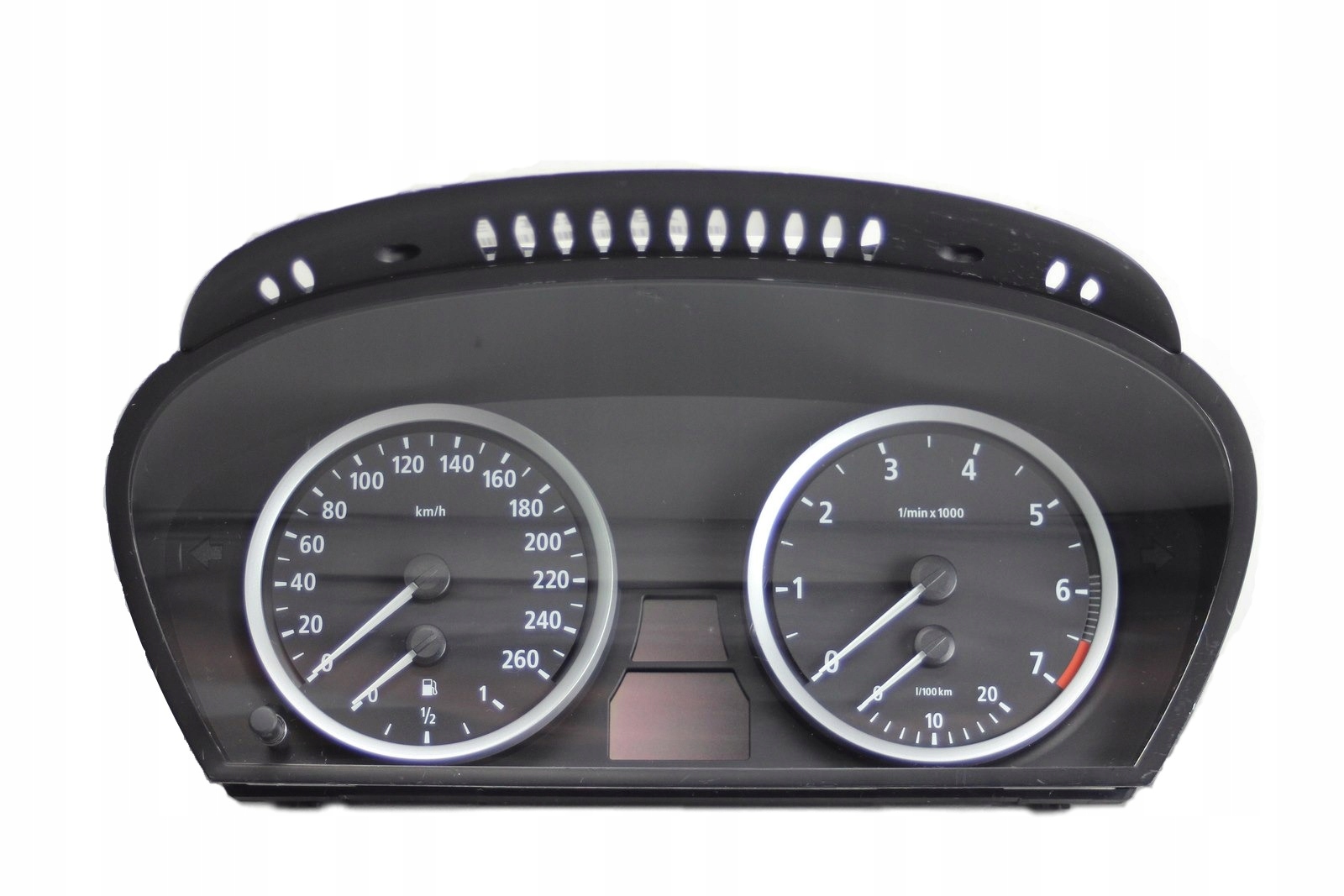 Тахометр bmw f21. Тахометр на bmw x3. Тахометр бмв. Тахометр бмв. Спидометр bmw m5.