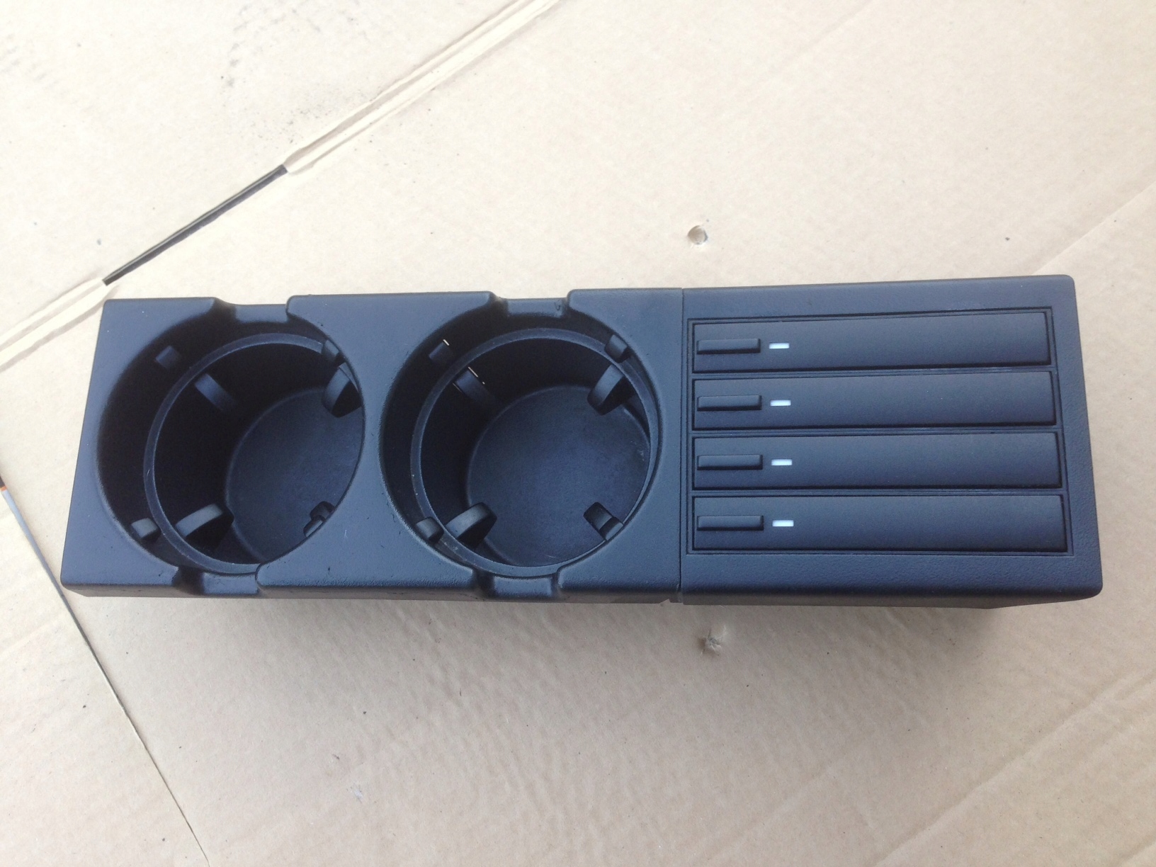 BMW E46 E46 CUP HOLDER UCHWYT NA KUBKI ORYGINAŁ 8011132480