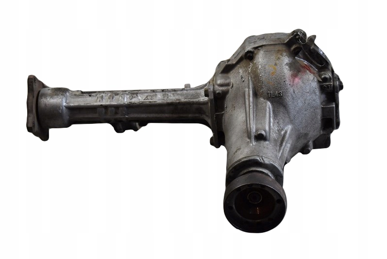 Передний редуктор гранд витара 2000. Передний редуктор митсубиси л200 2013. Балка защиты suzuki grand vitara. Передний редуктор suzuki grand vitara. Редуктор сузуки гранд витара 2.