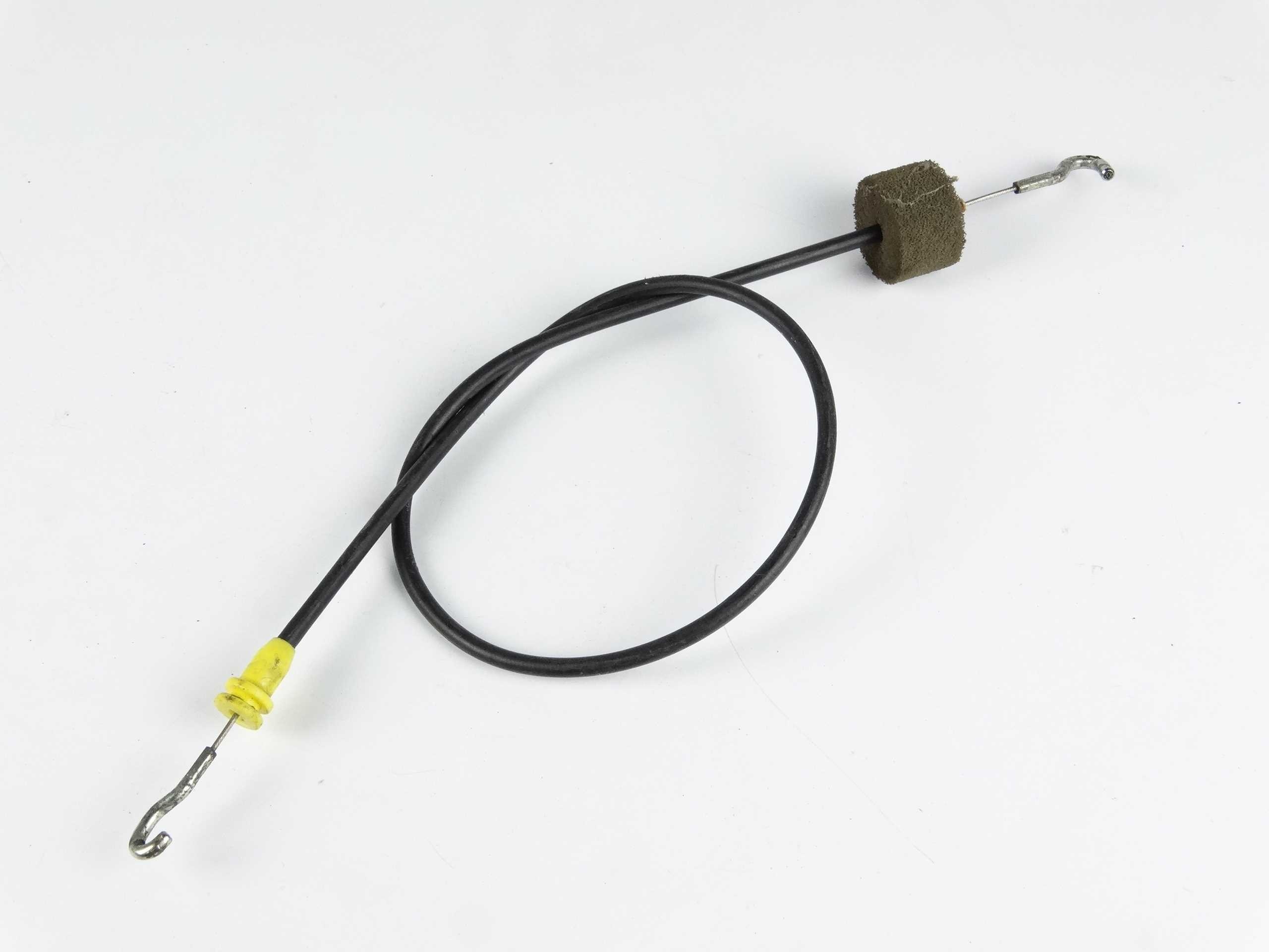 813712f000 трос киа. Трос открывания двери bmw e46 coupe. Трос замка задней двери пассат б6. Тросик замка двери. Тросик ручки для киа серато 2006.