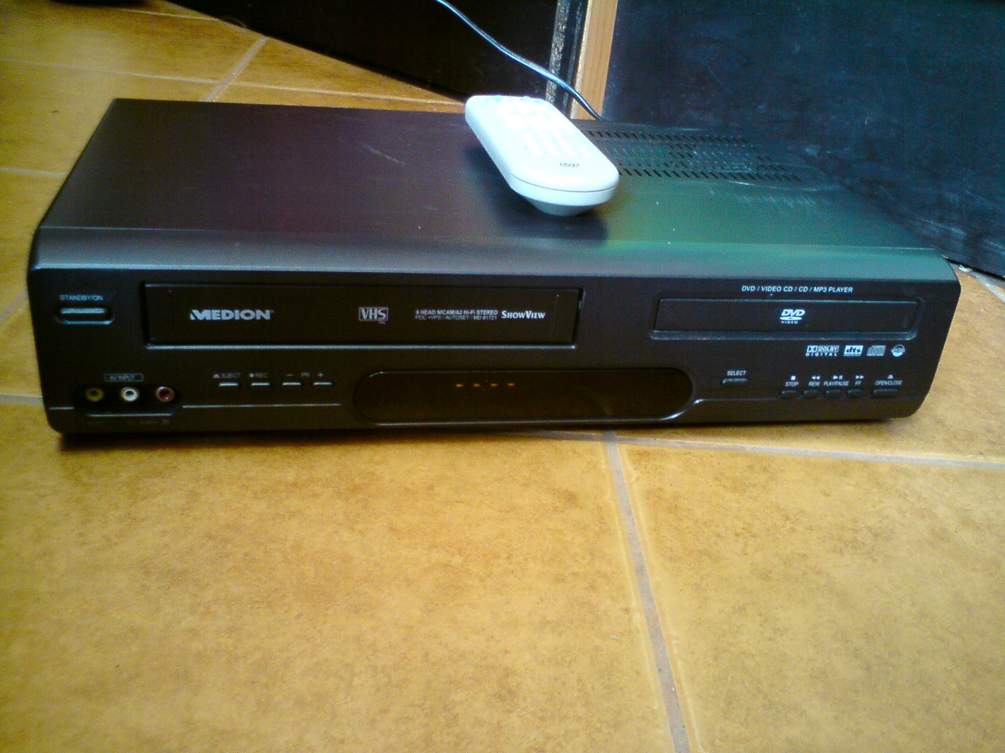 【美品】2006年購入  DAEWOO テレビデオ DTR-N14T1 Daewoo DTQ-20U4SC | CRT Database