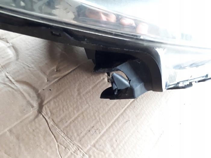 Reflektor Prawy Lampa Prawa Led Suzuki SX4 SCross