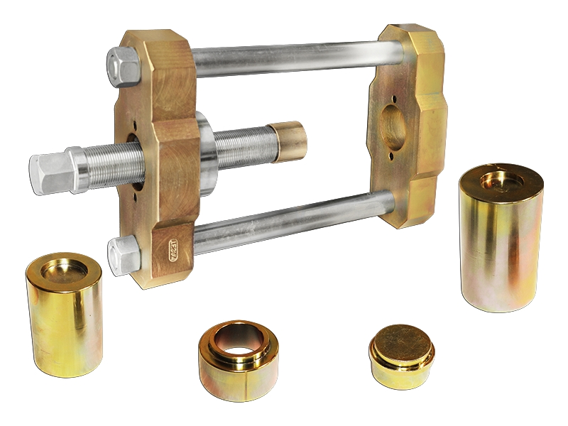 Съемник шкворней газель. Выпрессовщик шкворней 100 тонн. Съемник для выпрессовки шкворней газель. Съемник грузовых шкворней. Съемник для выпрессовки шкворней газель.