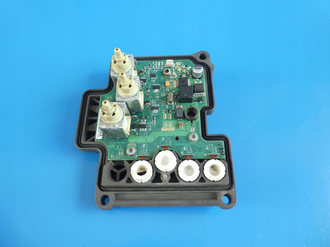 EL1101 клапан , осушитель воздуха apm renault dxi купить бу Z4235903 - iZAP24